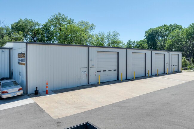 More details for 126 N Garnett Rd, Tulsa, OK - Industrial for Lease