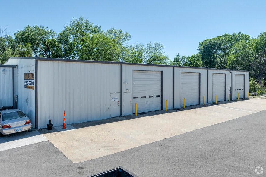 126 N Garnett Rd, Tulsa, OK for lease - Building Photo - Image 1 of 13