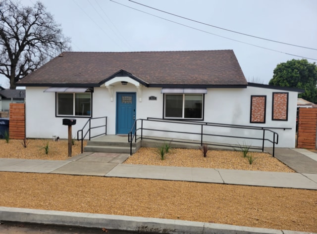 323 E San Joaquin Ave, Tulare, CA for lease - Building Photo - Image 1 of 11