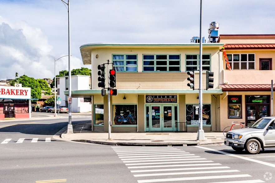 567 Kapahulu Ave, Honolulu, HI for lease - Building Photo - Image 2 of 10