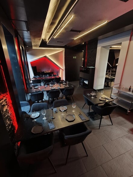Retail in Madrid, Madrid for lease - Building Photo - Image 3 of 9