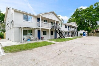 More details for 1312 W Adoue St, Alvin, TX - Multifamily for Sale
