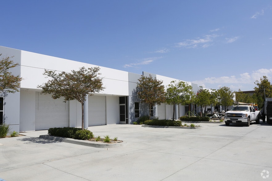26371 Beckman Ct, Murrieta, CA for lease - Building Photo - Image 2 of 7