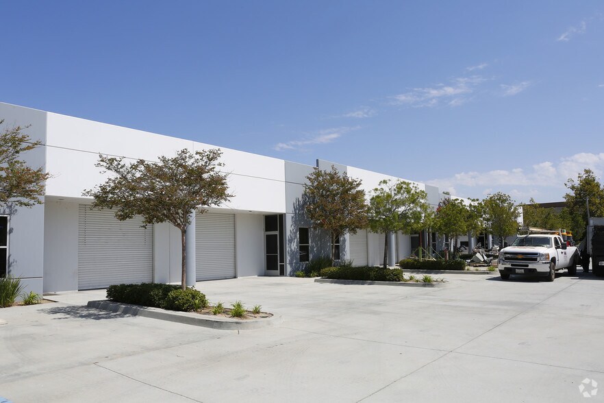 26371 Beckman Ct, Murrieta, CA à louer - Photo du bâtiment - Image 2 de 7