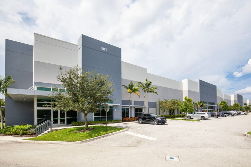 401 N Cleary Rd, West Palm Beach, FL à louer - Photo du bâtiment - Image 3 de 14