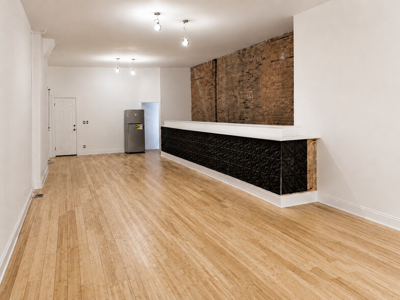 8714 S Commercial Ave, Chicago, IL à vendre - Photo du bâtiment - Image 3 de 22
