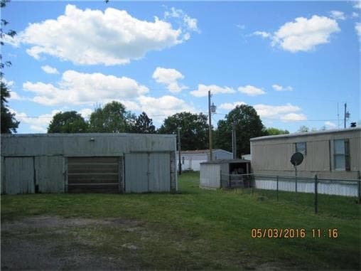711 Vine St, Lacygne, KS à vendre - Photo du bâtiment - Image 2 de 10