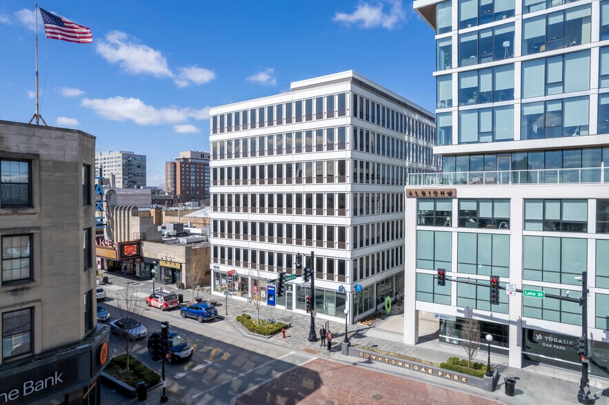 1010 Lake St, Oak Park, IL for lease - Building Photo - Image 2 of 7