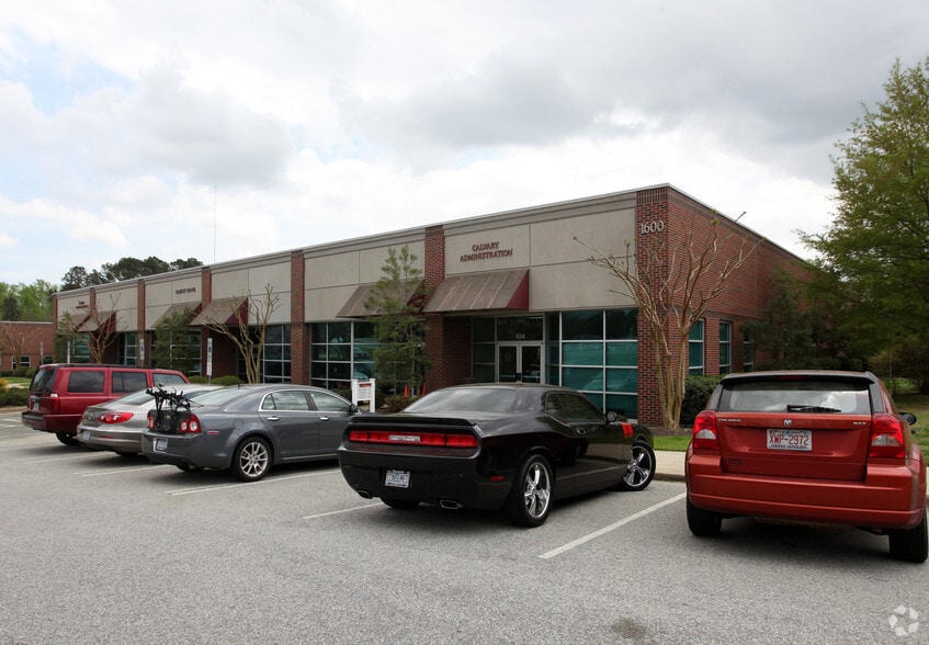 1610 Center St, Apex, NC for sale - Primary Photo - Image 1 of 7