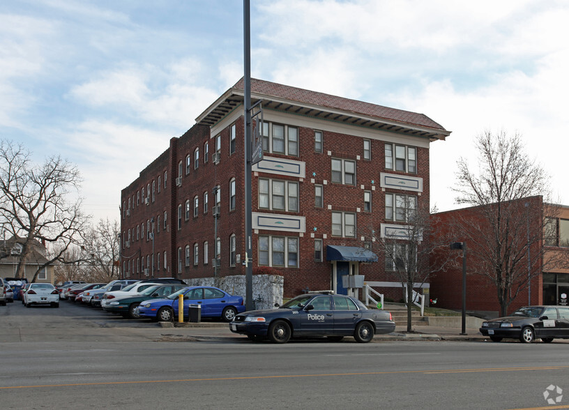 3721 Broadway St, Kansas City, MO à vendre - Photo principale - Image 1 de 1