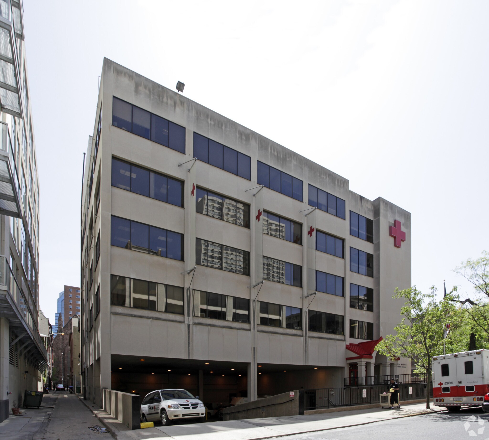 2213-2221 Chestnut St, Philadelphia, PA à louer Photo du bâtiment- Image 1 de 4