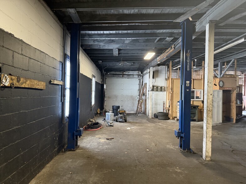 31 Scott St, New Bedford, MA à vendre - Photo du bâtiment - Image 3 de 12