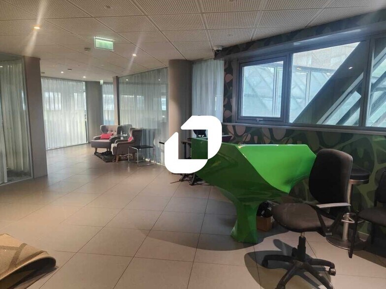 Bureau dans Nanterre à louer - Photo intérieure - Image 3 de 7