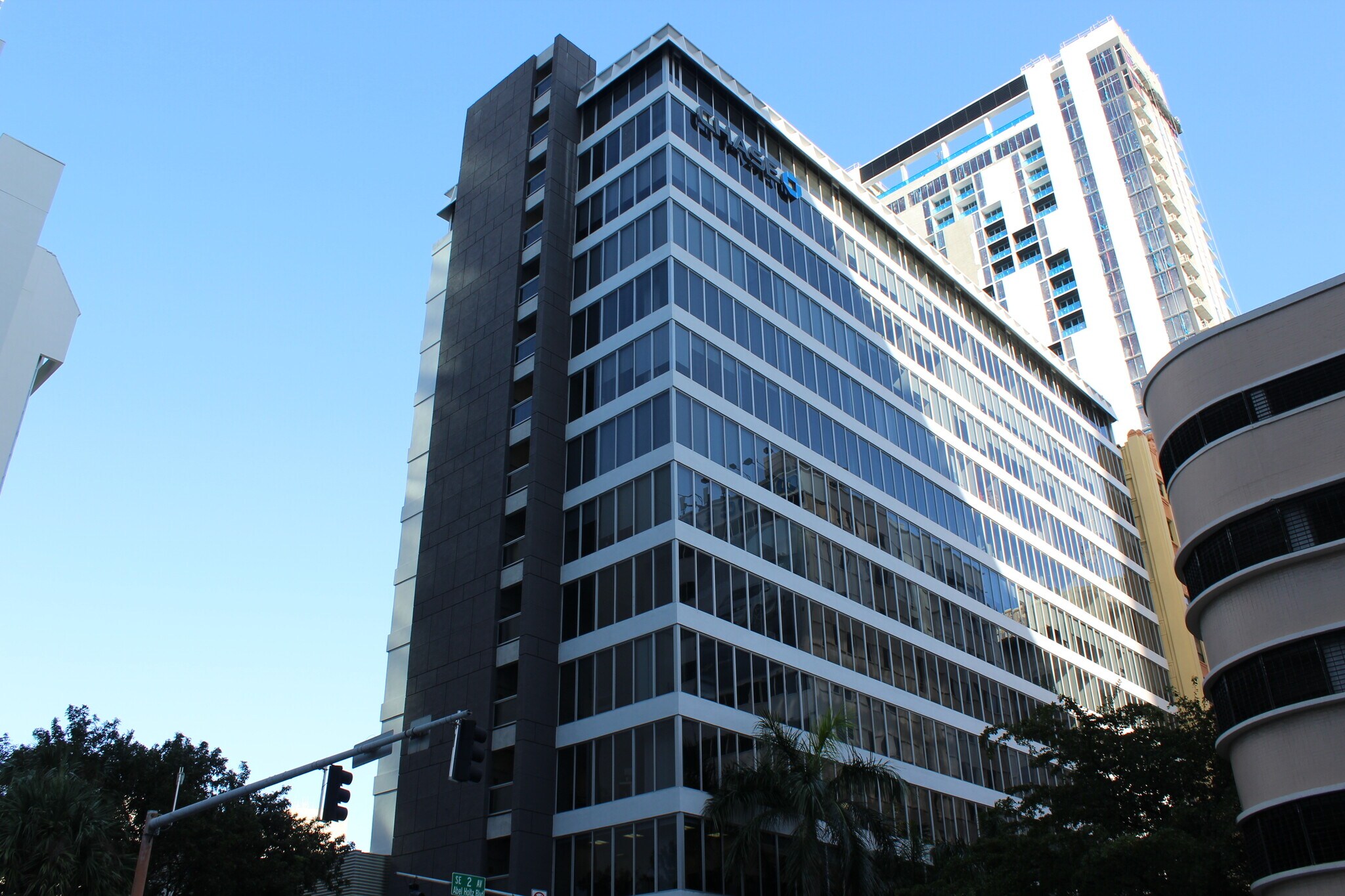 150 SE 2nd Ave, Miami, FL à louer Photo du bâtiment- Image 1 de 14