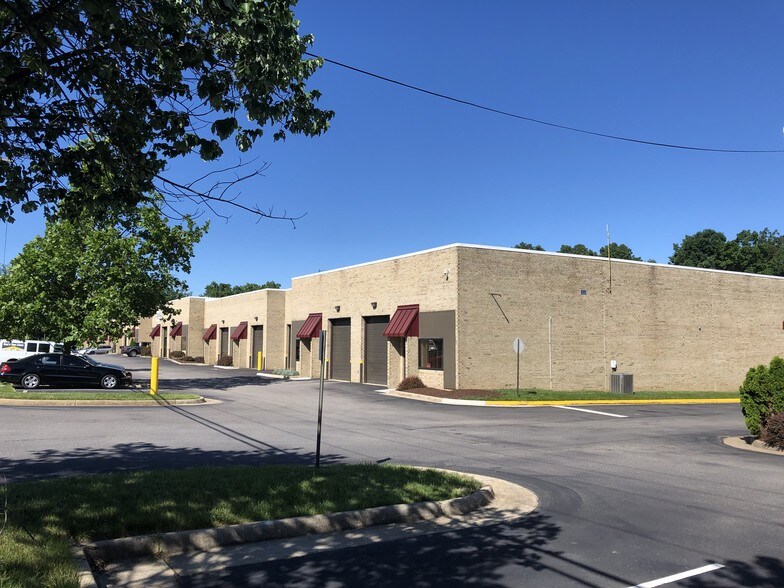 8414-8444 Alban Rd, Springfield, VA à louer - Photo du bâtiment - Image 2 de 7