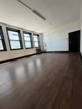 23-23 Borden Ave, Long Island City, NY à louer Photo intérieure- Image 1 de 6