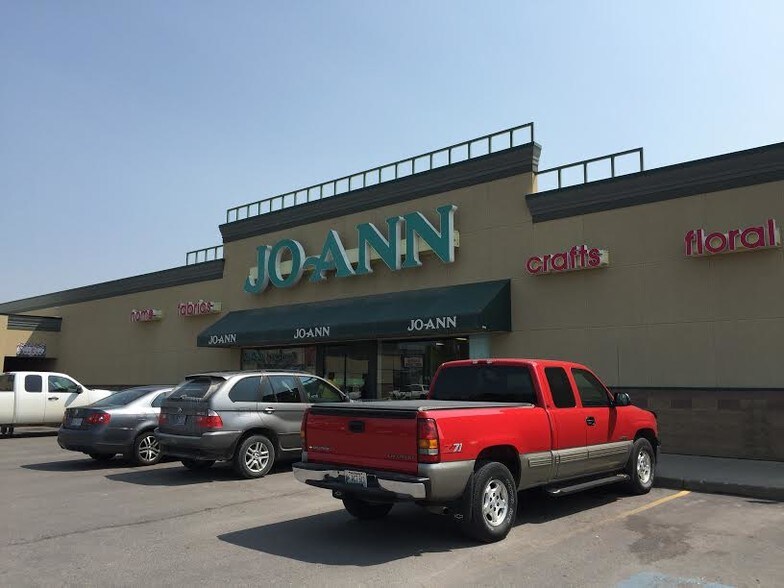 2165 E Hwy 2, Kalispell, MT à louer - Photo principale - Image 1 de 2