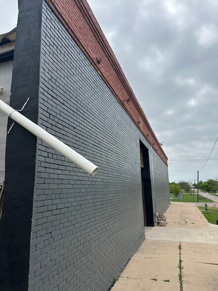 18 S Alvin Ailey St, Rogers, TX à vendre - Photo du bâtiment - Image 3 de 41