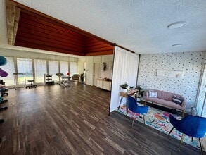 9220 Foster St, Overland Park, KS à louer Photo intérieure- Image 2 de 10