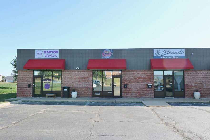 4995 Radford Ct, Dubuque, IA for lease - Building Photo - Image 1 of 5