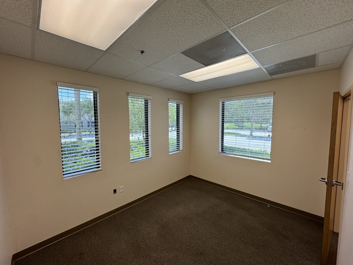 720 N Brooker Creek Blvd, Oldsmar, FL 34677 - Unité 202 -  - Photo intérieure - Image 2 of 7