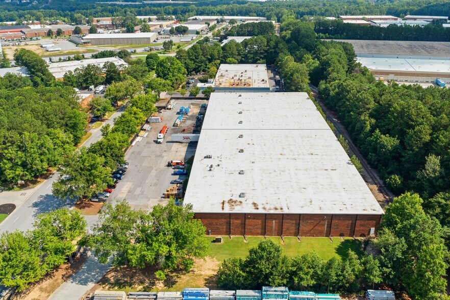 6040 Lagrange Blvd SW, Atlanta, GA à louer - Photo du bâtiment - Image 3 de 6