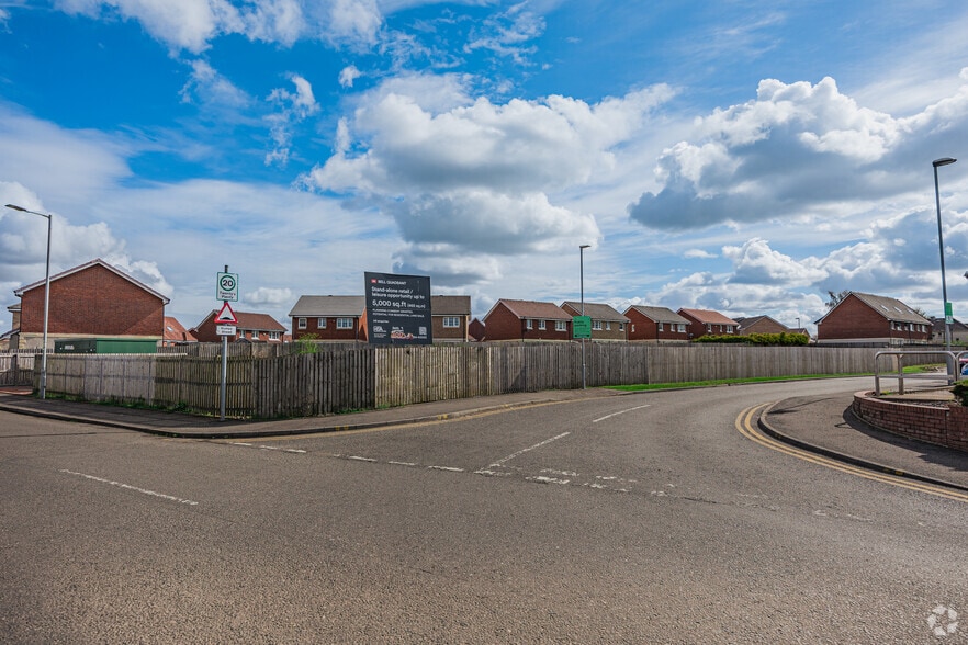 Bell Quadrant, Carfin for lease - Primary Photo - Image 2 of 3