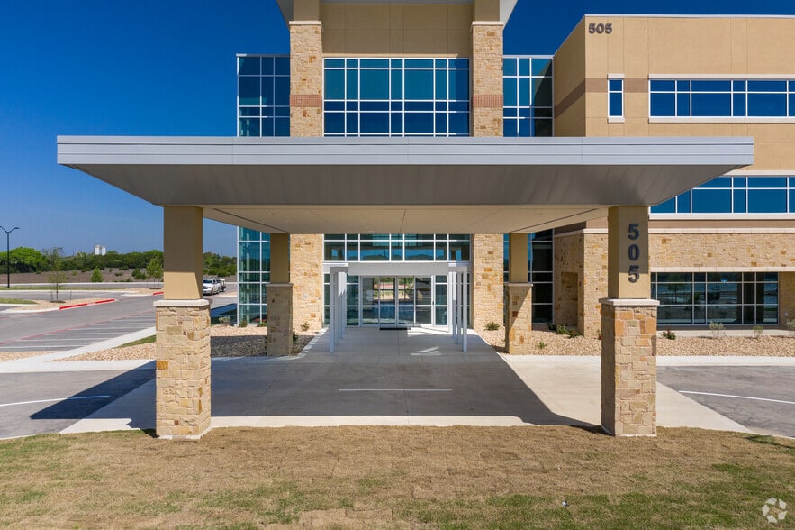 505 St. David's Loop, Leander, TX à louer - Photo du bâtiment - Image 2 de 12