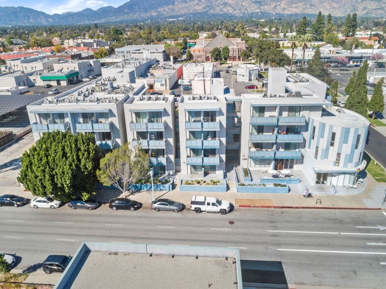 1299 E Green St, Pasadena, CA for sale - Building Photo - Image 3 of 13