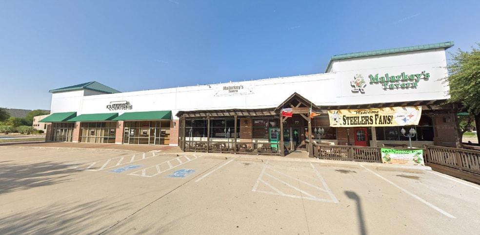 4460 Trinity Mills Rd, Dallas, TX à louer - Photo du bâtiment - Image 3 de 10