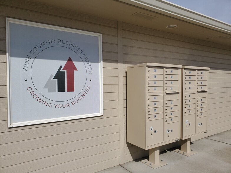 223 W Wine Country Rd, Grandview, WA à louer - Photo du bâtiment - Image 3 de 5