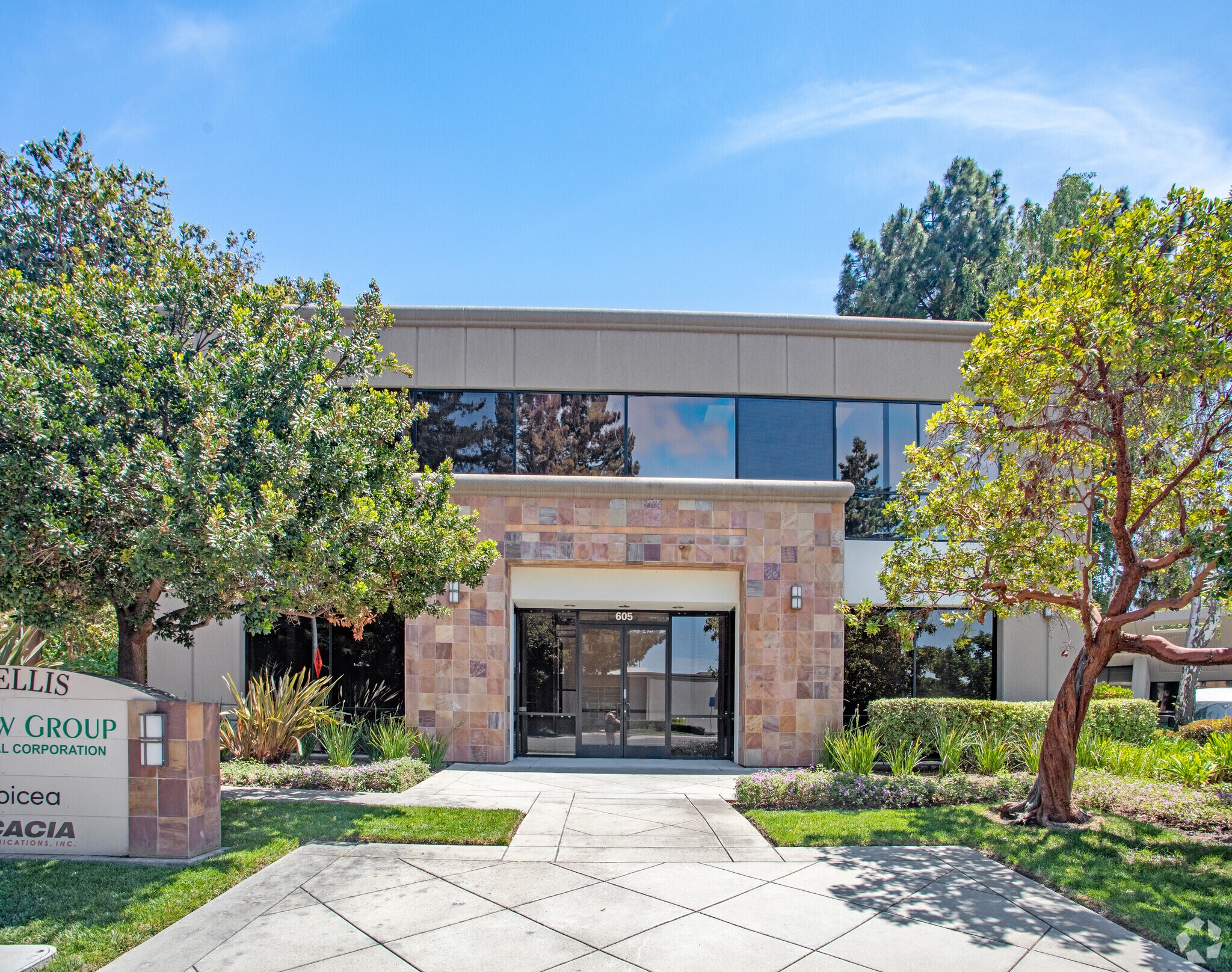 605 Ellis St, Mountain View, CA for lease Building Photo- Image 1 of 6