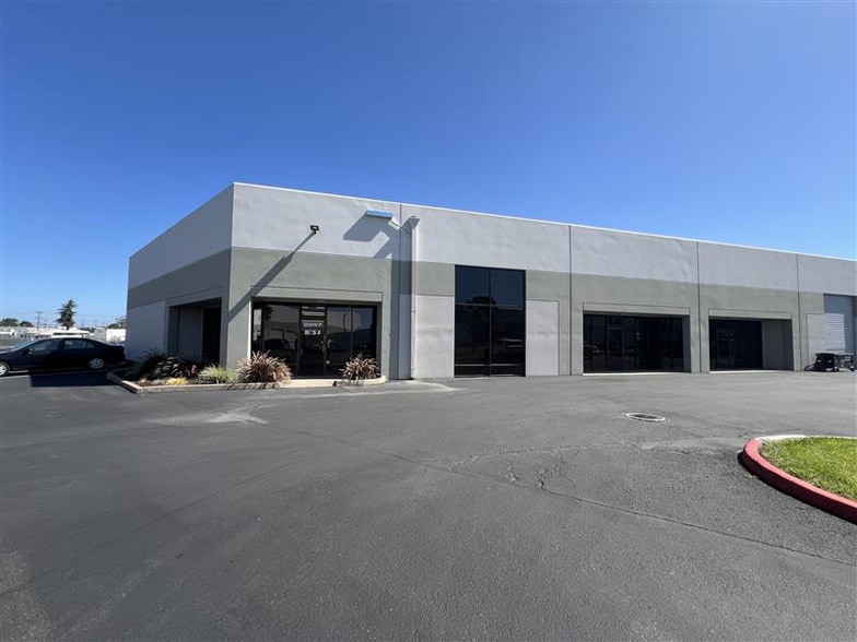 2223-2247 Commerce Pl, Hayward, CA for lease - Building Photo - Image 2 of 6