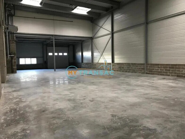 Flex in Brétigny-sur-Orge for lease - Building Photo - Image 3 of 13