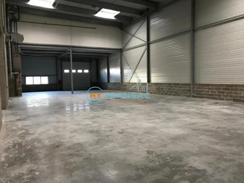 Flex in Brétigny-sur-Orge for lease - Building Photo - Image 3 of 13