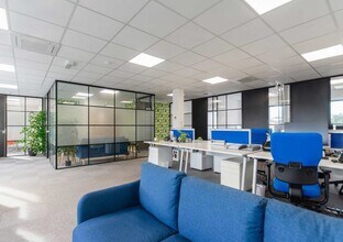 17 Cobham Rd, Wimborne for lease Interior Photo- Image 2 of 8
