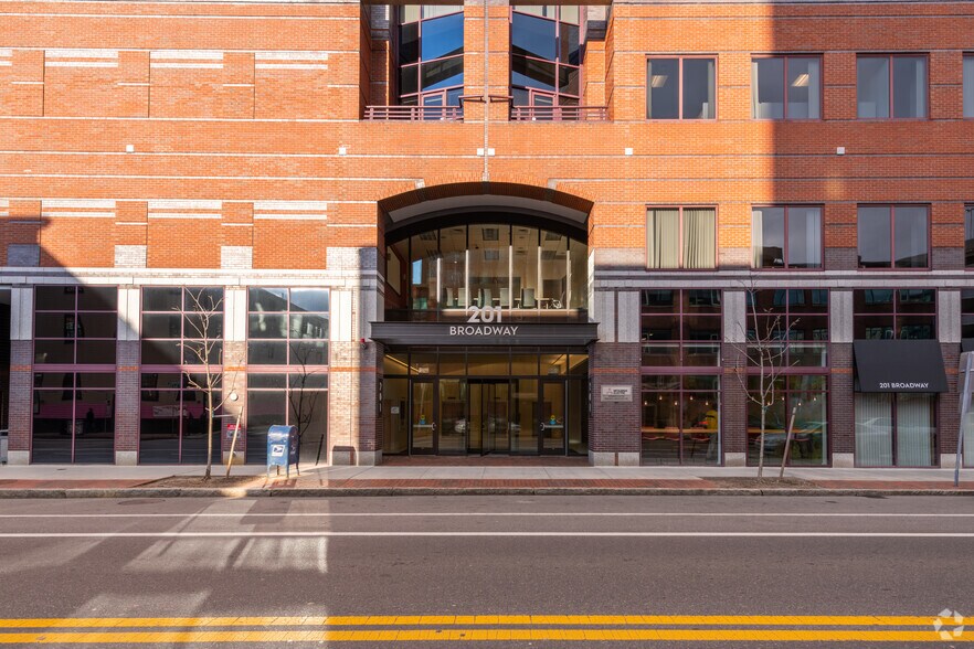 201 Broadway, Cambridge, MA à louer - Photo du bâtiment - Image 3 de 15
