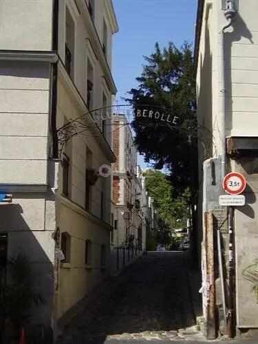 Office in Paris for sale Building Photo- Image 1 of 13