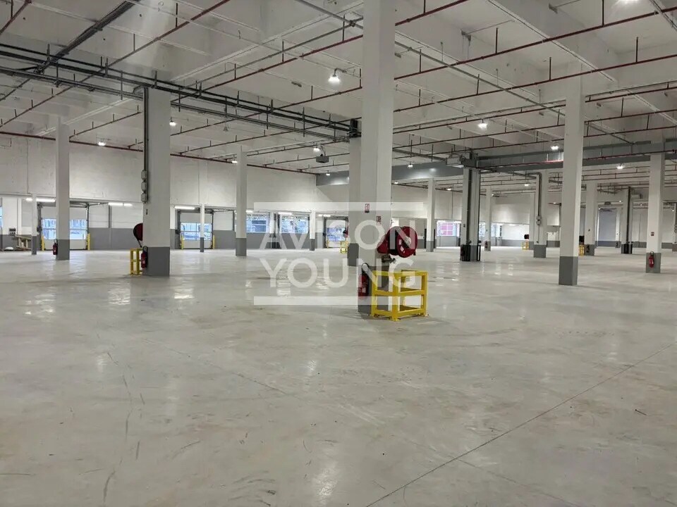 Flex in Gennevilliers for lease Interior Photo- Image 1 of 13