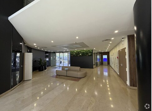 109 Boulevard De La Bataille De Stalingrad, Villeurbanne for lease Interior Photo- Image 1 of 23