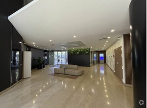 109 Boulevard De La Bataille De Stalingrad, Villeurbanne for lease Interior Photo- Image 1 of 23