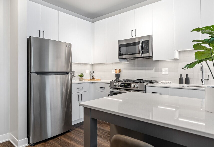 7215 N District Ave, Lincolnwood, IL à louer - Photo intérieure - Image 2 de 18