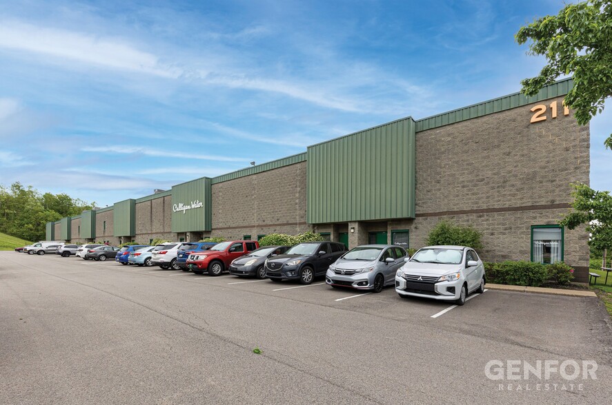 211 Overlook Dr, Sewickley, PA à louer - Photo du bâtiment - Image 2 de 7