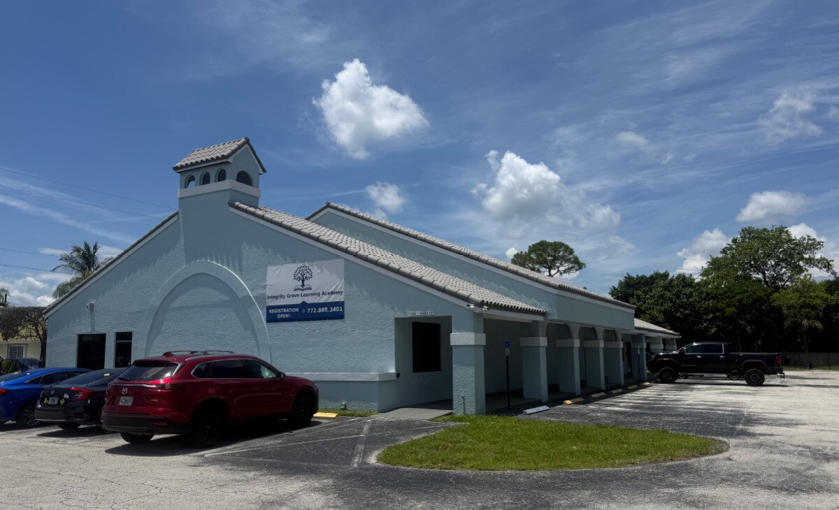 2500 S Kanner Hwy, Stuart, FL à louer Photo du bâtiment- Image 1 de 4