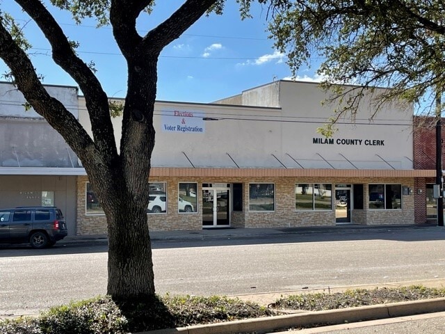 107 W Main St, Cameron, TX for sale - Building Photo - Image 2 of 19