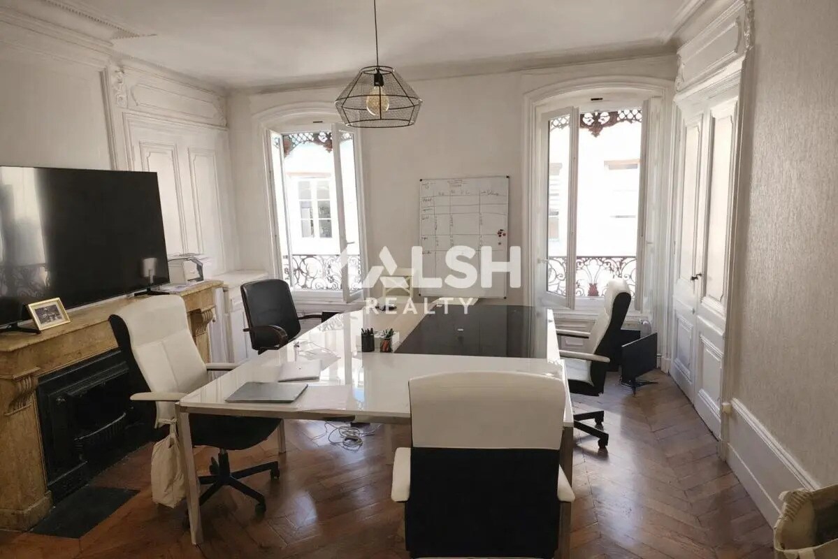 Office in Lyon for lease Interior Photo- Image 1 of 11