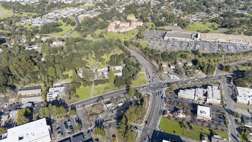 3340-3380 Mendocino Avenue portfolio of 4 properties for sale on LoopNet.ca - Building Photo - Image 3 of 8