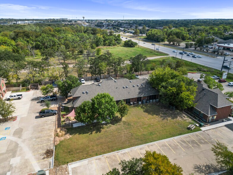 2911 Texas Ave S, College Station, TX à vendre - Photo du bâtiment - Image 3 de 5