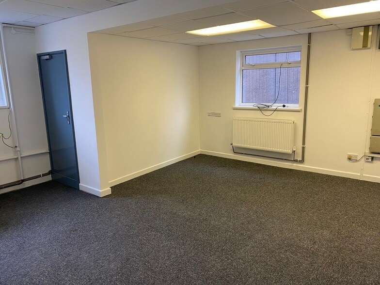 15 Cave St, Swansea for lease - Building Photo - Image 3 of 6