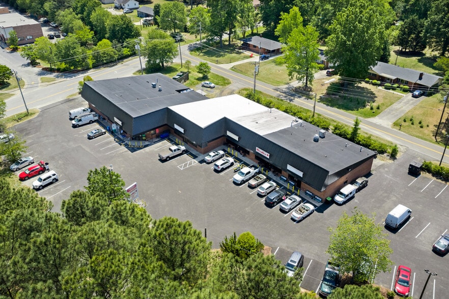 4701-4707 Hillsborough Rd, Durham, NC for lease - Building Photo - Image 3 of 19